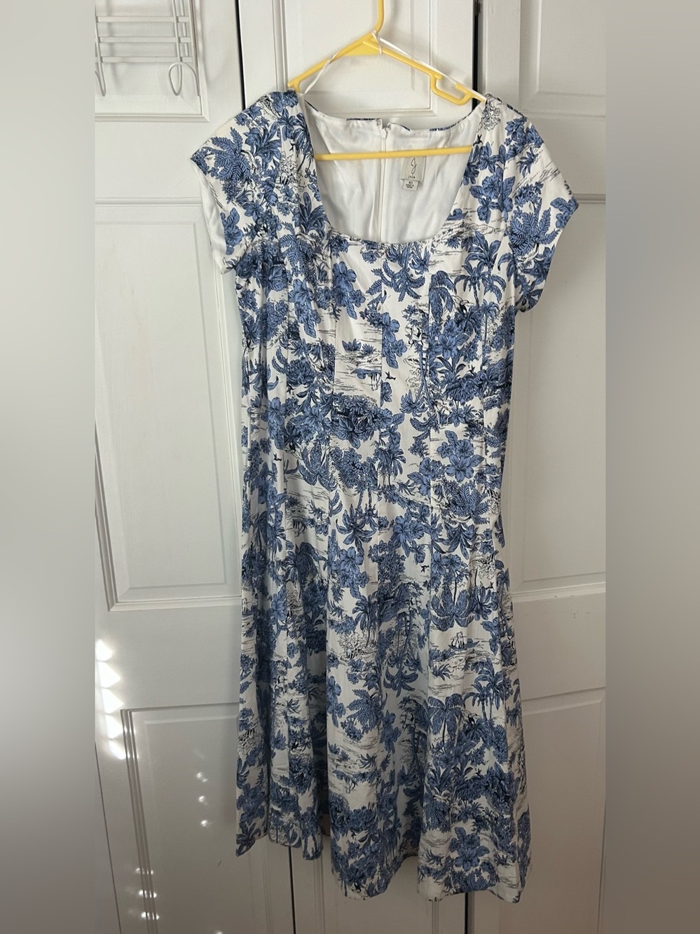 Whimsical Blue Patterned Blue Floral Scoop Women’s Dress- Size 10